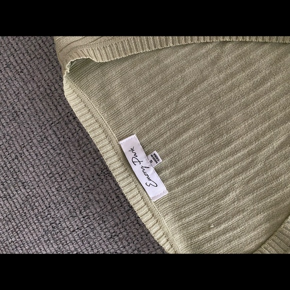 Cropped button down - Picture 2 of 3